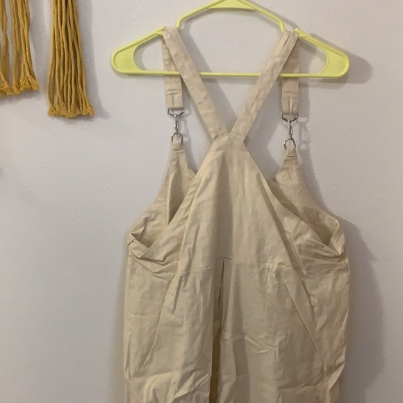 MissLook Clasp romper w/ pocket pouch - Picture 6 of 6